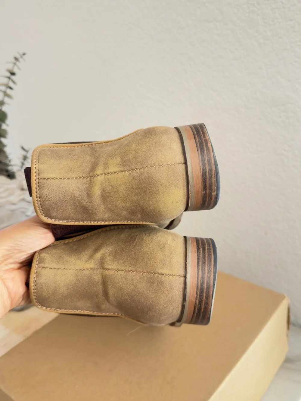 Men's Chukka Boots in Light Brown Suede-Style with Elastic Sides